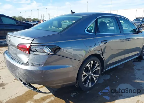 2022 Volkswagen Passat 2.0T Se z USA, uszkodzony, nr VIN 1VWSA7A34NC005762